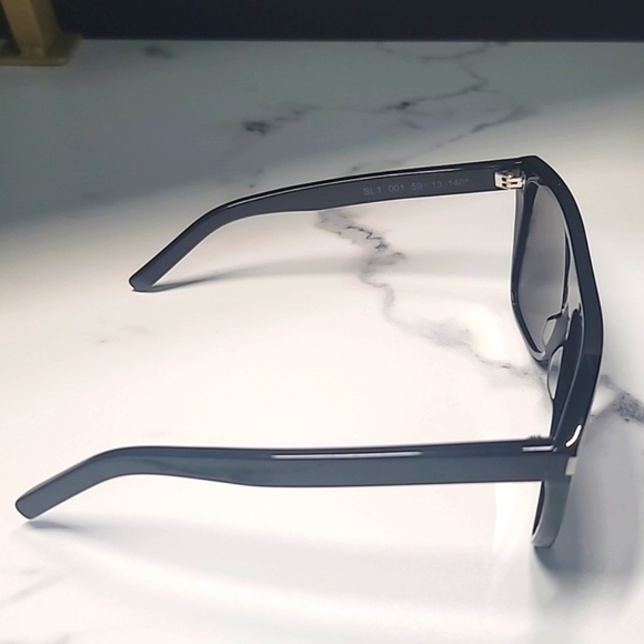 Authentic Saint Laurent Stylish Black Sunglasses - Picture 4 of 7